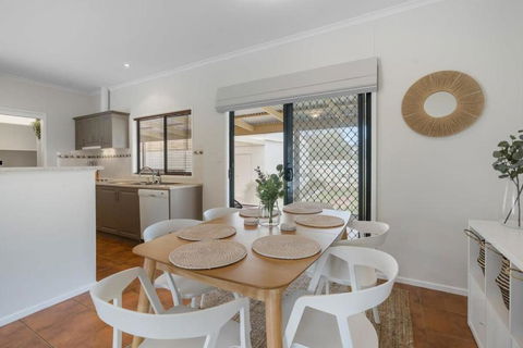 Home On Haynes- BYO LINEN - 1km From Goolwa Beach-Whale Watch - Darwin Holiday 2