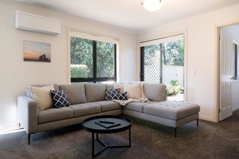 Homely Unit Located Near The City With Parking And Wifi - Darwin Holiday 0