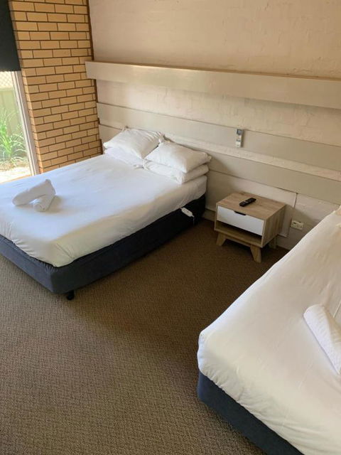 HOPETOUN COMMUNITY HOTEL MOTEL - Darwin Holiday 1