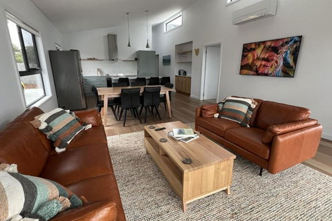 HORIZON AT BINALONG BAY With Accessability Features - Darwin Holiday 0