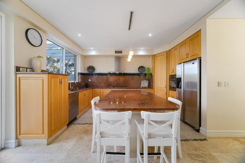 House By The Harbor - Darwin Holiday 3