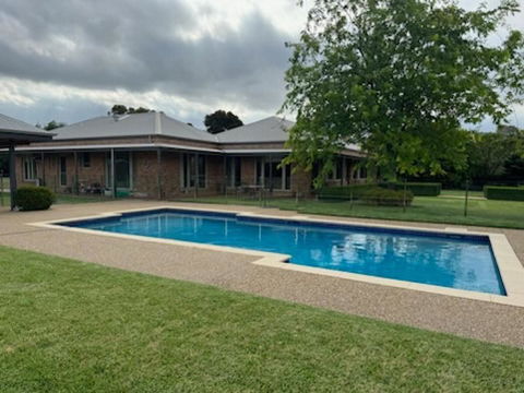 Hubbard Road - Darwin Holiday 0