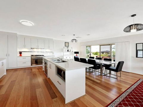Huge Luxury Home! Mount Waverley - Darwin Holiday 1