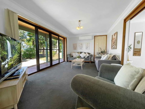 Hunter Homestead & Cottage - Darwin Holiday 3