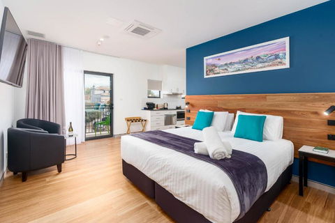 Hunter Studios - Maitland - Darwin Holiday 1