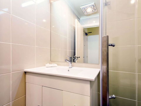 Ibis Styles Kingsgate Hotel - Darwin Holiday 1