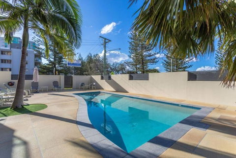 Iconic Burleigh Beachfront, 2 Bedroom Apartment - Darwin Holiday 1