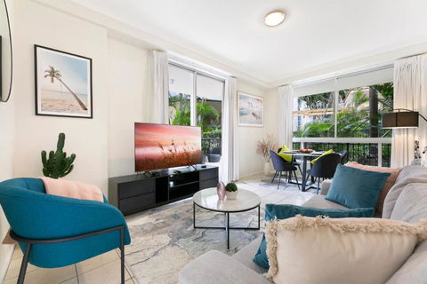 Iconic Chevron Renaissance Private Apartments - Darwin Holiday 1