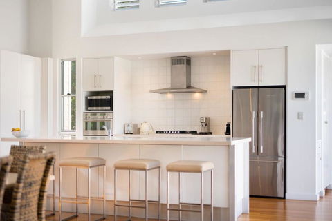 Iconic Noosa Beach House In McAnally Drive Sunshine Beach - Darwin Holiday 3