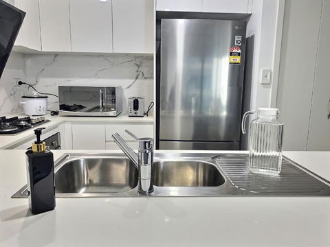 Iconic World Square Apartment Sydney City - Darwin Holiday 3