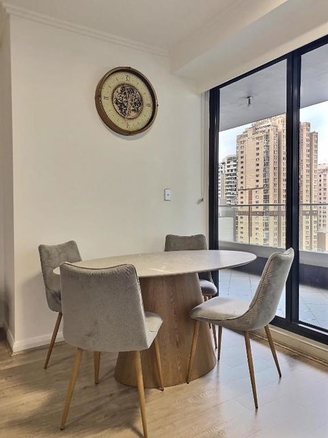 Iconic World Square Apartment Sydney City - Darwin Holiday 2