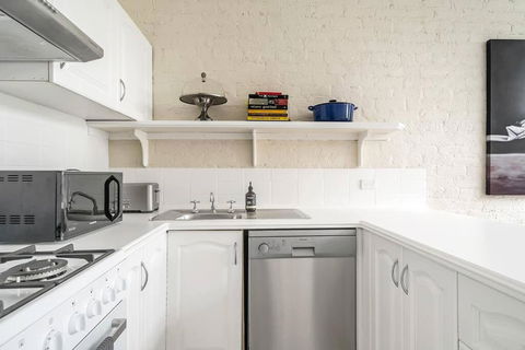 Ideal Location 3 Bdr Paddo Terrace Parking & Pets - Darwin Holiday 3