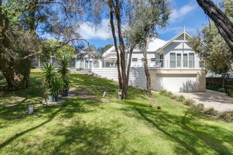 Idyllic Beach House Blairgowrie - 100m To Foreshore, 700m Walk To Village - Darwin Holiday 3