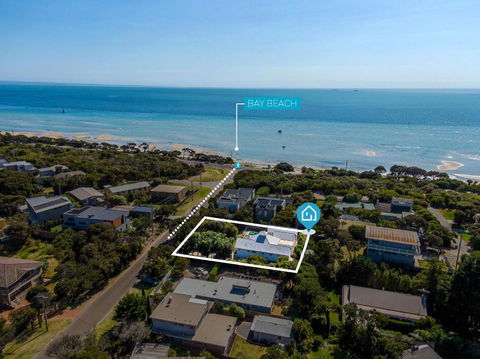 Idyllic Beach House Blairgowrie - 100m To Foreshore, 700m Walk To Village - Darwin Holiday 1