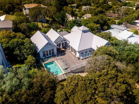 Idyllic Beach House Blairgowrie - 100m To Foreshore, 700m Walk To Village - Darwin Holiday 0