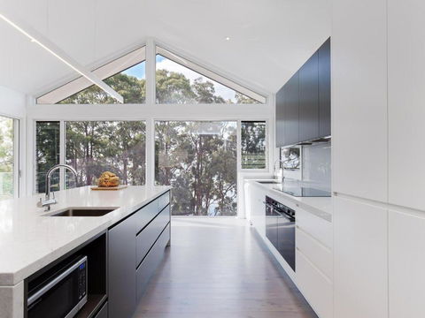 Iluka Stunning Air Conditioned House With WI FI And Water Views - Darwin Holiday 2