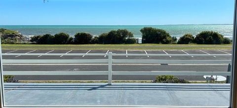 Iluka Beach House,Robe- Stunning Ocean Views. - Darwin Holiday 1