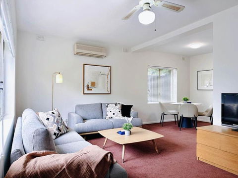 In Between City Sea & Airport - 2BR Vacation Home - Darwin Holiday 0