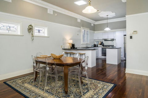 Incredible 3-Bed Renovated Home With Huge Garden - Darwin Holiday 3
