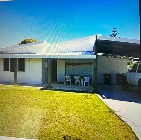 Indi Breeze - Darwin Holiday 3