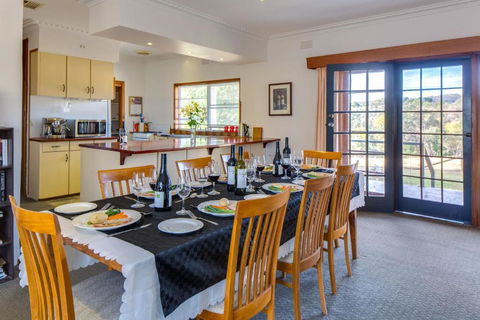 Indigo Vineyard Farmstay - Darwin Holiday 0