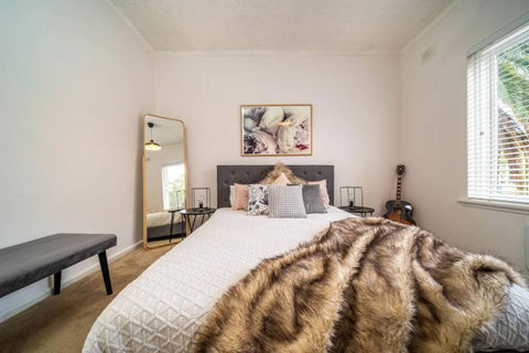 Indulge At Glenelg North - Darwin Holiday 1