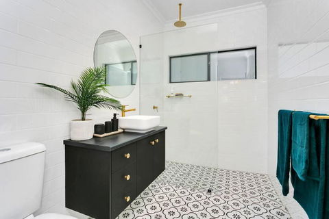 Industrial Luxe Villa - Boutique 1 Bedroom Luxury Villa - Darwin Holiday 3