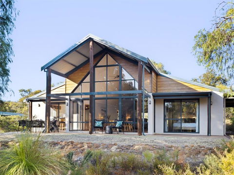 Inji Homestead - 5 Acre Holiday Home In Margaret River Region - Darwin Holiday 0