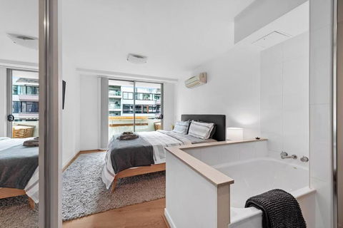 Inner City Action 3Bed 2Bath 1Car 3Balconies - Darwin Holiday 3
