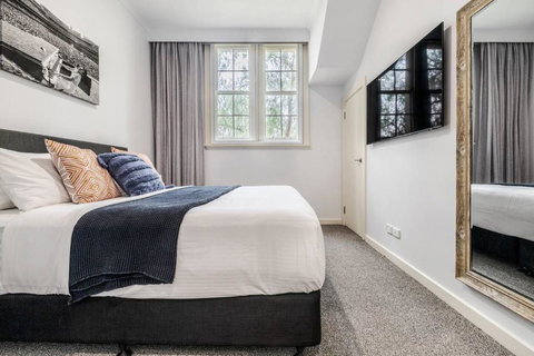 Inner City Living In A Modern Slice Of History - Darwin Holiday 1