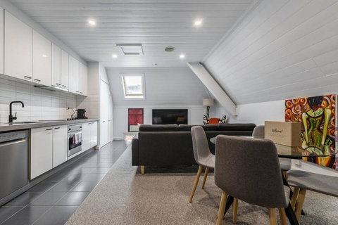 Inner City Living In A Modern Slice Of History - Darwin Holiday 2