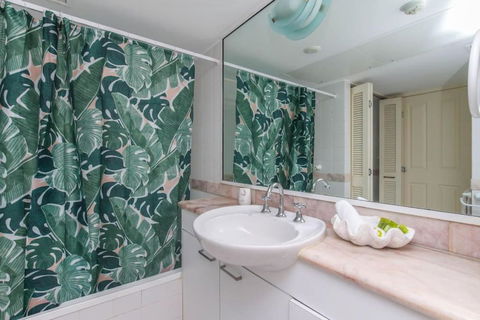 Inner City One Bedroom Apartment 27 - Darwin Holiday 3