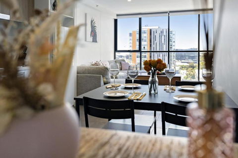 Isaac - The Cityscape View Apartment - Darwin Holiday 1