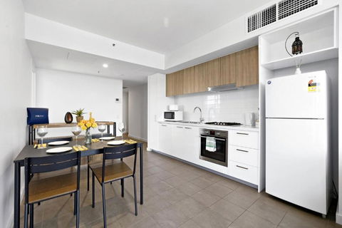 Isaac - The Cityscape View Apartment - Darwin Holiday 3