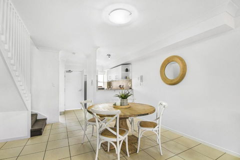Inner-City 2-Bed With Balcony & Undercover Parking - Darwin Holiday 3
