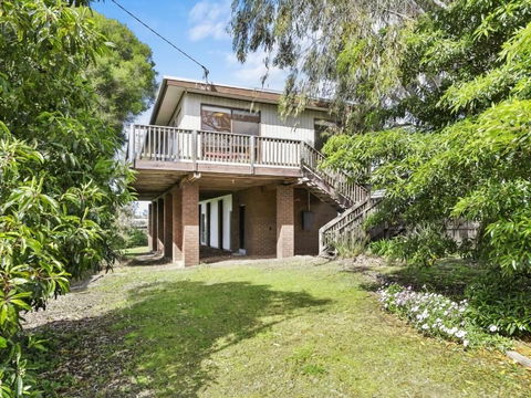 Inveray Beach House 11 - Darwin Holiday 0