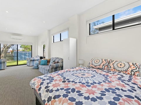 Inveray Beach House 11 - Darwin Holiday 1