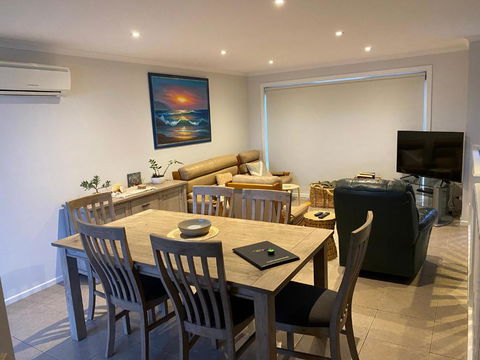 Inverloch Cabins & Apartments - Darwin Holiday 3