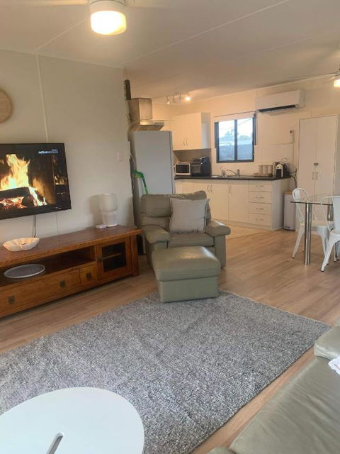 Investigator Beach Breeze Apartments U1 - Darwin Holiday 1