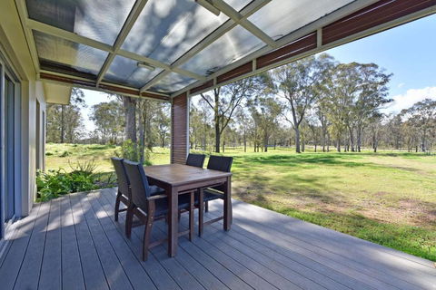 Ironbark Hill Villa 6 Cabernet Franc - Darwin Holiday 0