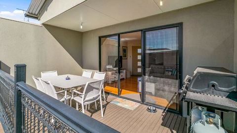 Island Holidayze - Darwin Holiday 2