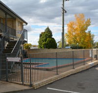 Adrian Motel - Darwin Holiday