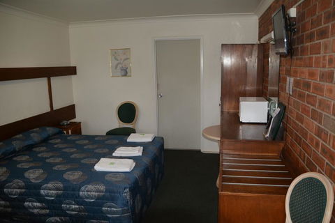 Adrian Motel - Darwin Holiday 3