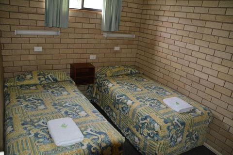 Adrian Motel - Darwin Holiday 1