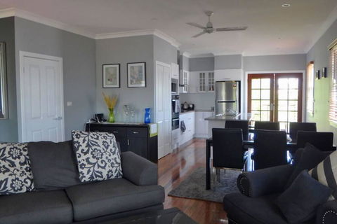 Aerwyn Brae - Darwin Holiday 1