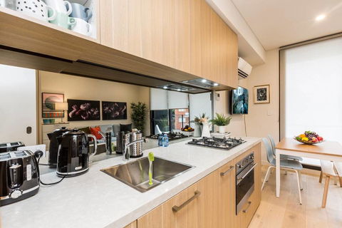 Air Conditioned One Bedroom With Pool Close To CBD - Darwin Holiday 1