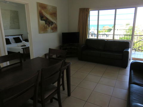 Airlie Beach Apartments - Darwin Holiday 1