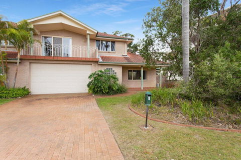 Ajax Avenue, 6 - Darwin Holiday 2