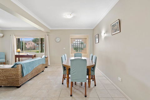 Ajax Avenue, 6 - Darwin Holiday 3