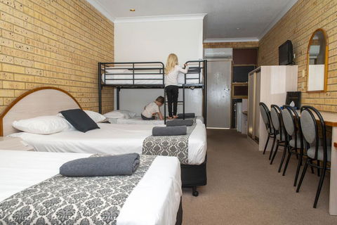 Albert Park Motor Inn - Darwin Holiday 1